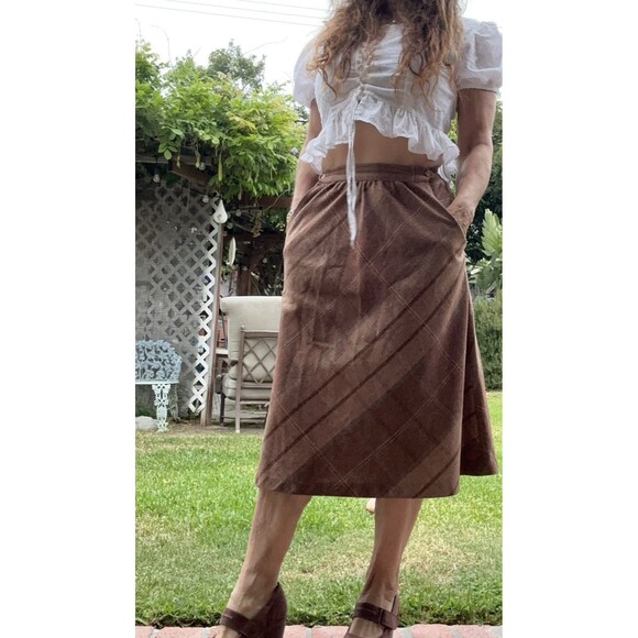 vintage tan Tartan ‎  Wool Blend Skirt Size 9 Petite pockets 70’s - Picture 3 of 14